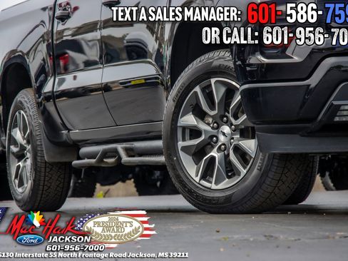 Used 2023 Chevrolet Silverado 1500 RST AWD/4WD image 5