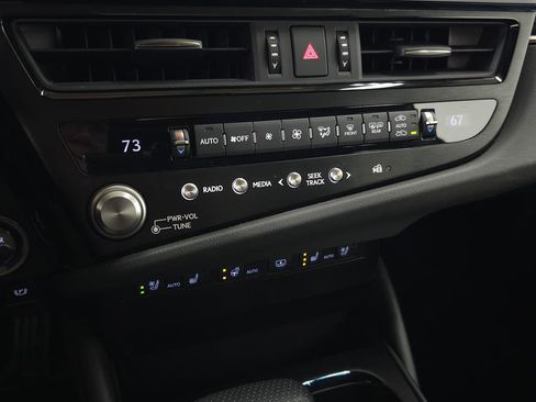 Certified 2024 Lexus ES 300h F Sport image 31