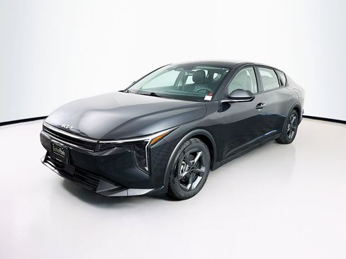 Used 2025 Kia K4 FWD image 3