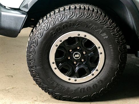 Used 2022 Ford Bronco Outer Banks w/ Sasquatch Package image 24