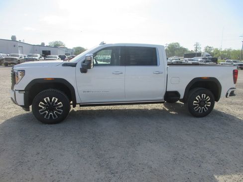 New 2026 GMC Sierra 2500 Denali Ultimate AWD/4WD image 9