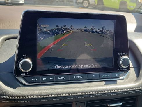 Used 2023 Nissan Rogue SV FWD image 10