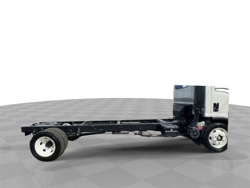 New 2025 Chevrolet Low Cab Forward 5500XG image 9