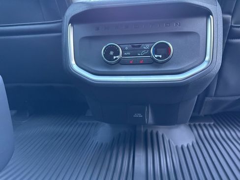 New 2025 Ford Expedition Tremor image 40