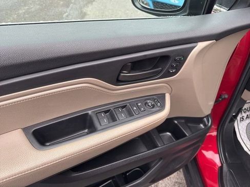 Used 2023 Honda Odyssey EX-L image 17