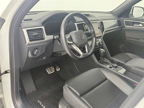 Used 2022 Volkswagen Atlas Cross Sport SEL R-Line image 14