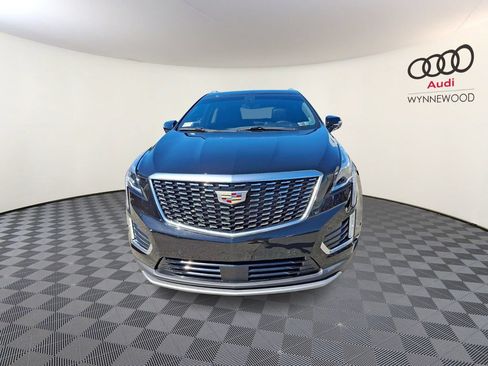 Used 2022 Cadillac XT5 Premium Luxury w/ Technology Package AWD/4WD image 2