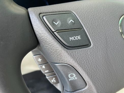 Used 2011 Lexus LS 460 image 23