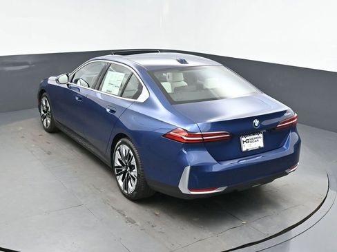 New 2026 BMW 530i w/ Premium Package RWD image 33