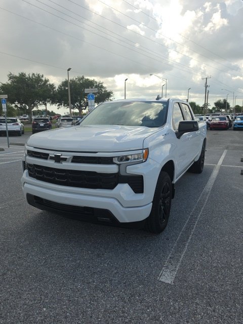 Used 2024 Chevrolet Silverado 1500 RST w/ Convenience Package II AWD/4WD image 3