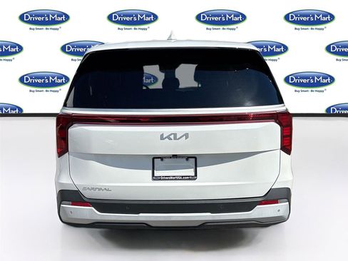 Used 2025 Kia Carnival FWD image 6