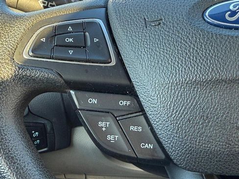 Used 2016 Ford Focus SE w/ Reverse Sensing Package image 13