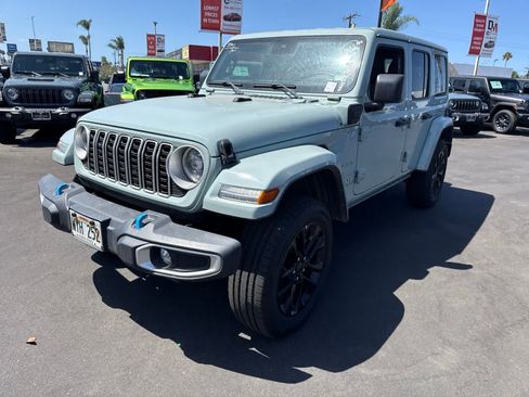 Used 2024 Jeep Wrangler Unlimited Sahara AWD/4WD image 1