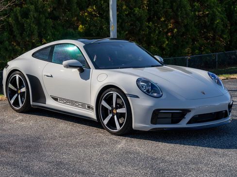 Certified 2024 Porsche 911 Carrera 4S image 9