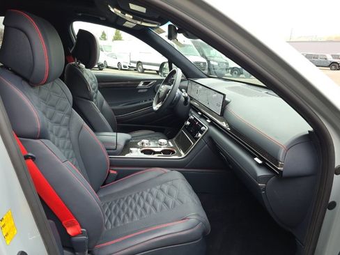 Used 2025 Genesis GV80 3.5T e-SC image 9