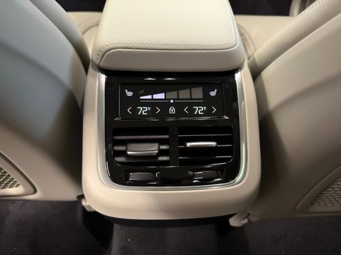 New 2026 Volvo XC60 B5 Ultra w/ Protection Package Premier AWD/4WD image 30