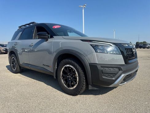 Used 2023 Nissan Pathfinder Rock Creek AWD/4WD image 9
