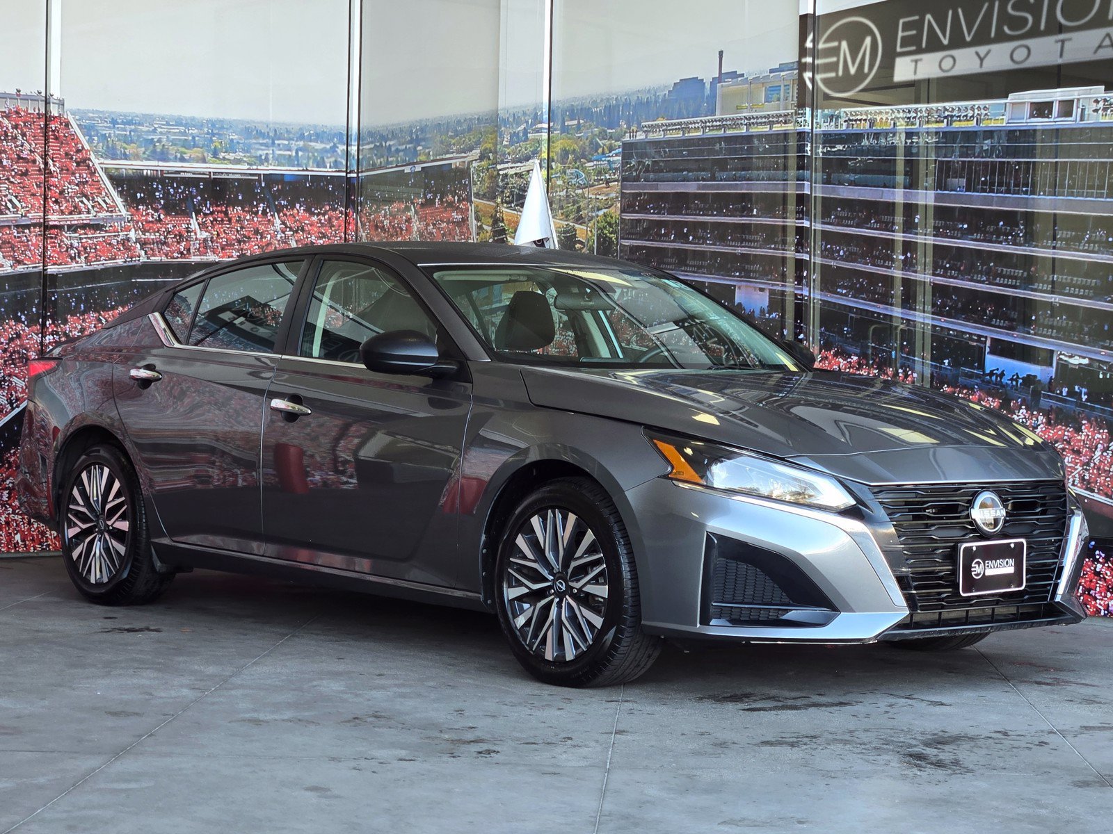 Used 2024 Nissan Altima 2.5 SV FWD image 1