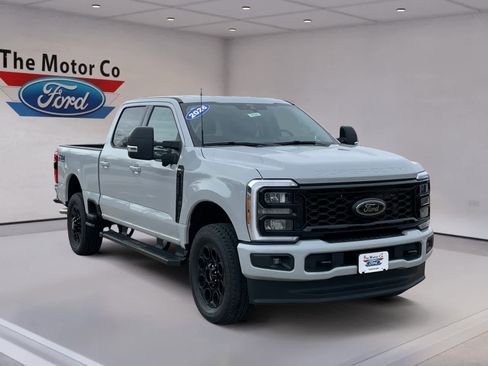 New 2026 Ford F250 XLT w/ XLT Premium Package image 3