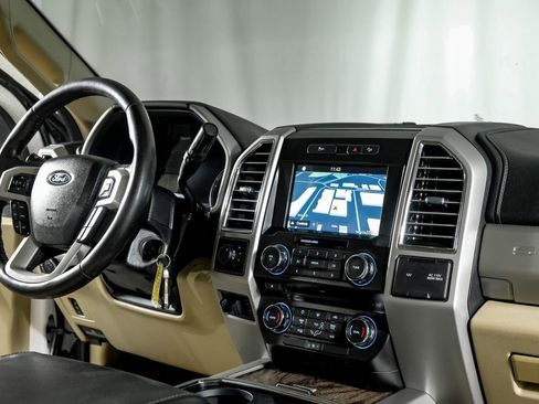 Used 2017 Ford F250 Lariat w/ Chrome Package image 22