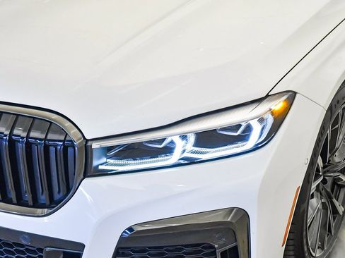 Certified 2022 BMW 740i w/ M Sport Package image 8