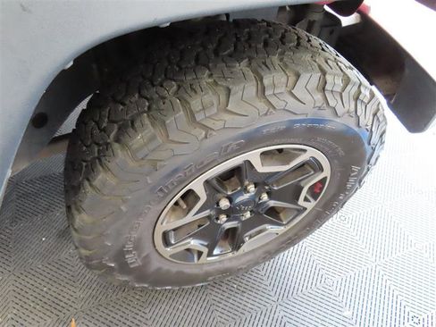 Used 2015 Jeep Wrangler Sport AWD/4WD image 9