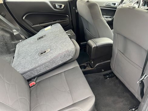 Used 2016 Ford Fiesta SE image 18