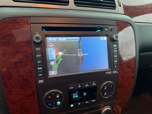 Used 2012 Chevrolet Avalanche LTZ AWD/4WD image 7