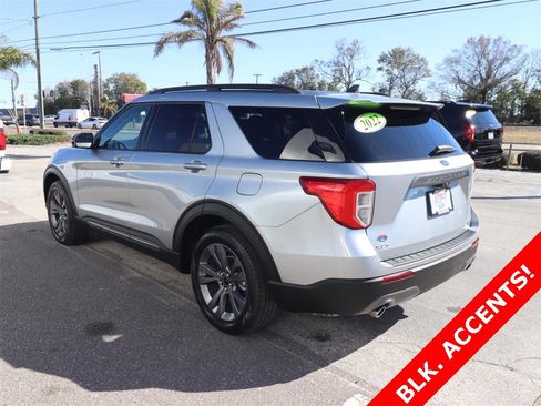 Certified 2022 Ford Explorer XLT w/ Equipment Group 202A image 7