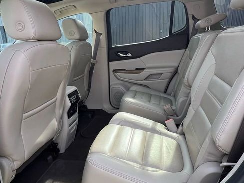 Used 2017 GMC Acadia Denali w/ Technology Package image 10