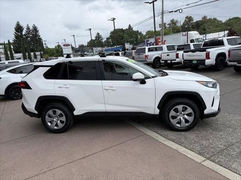 Certified 2022 Toyota RAV4 LE AWD/4WD image 9