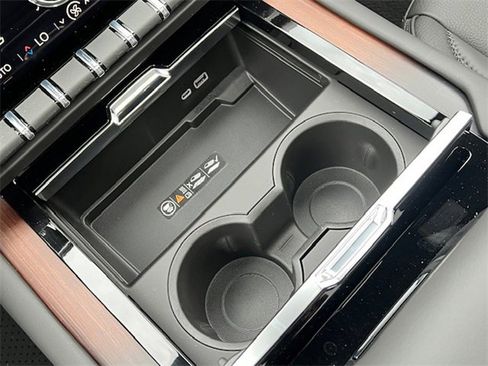 New 2025 GMC Yukon Denali w/ Denali Reserve Package image 25