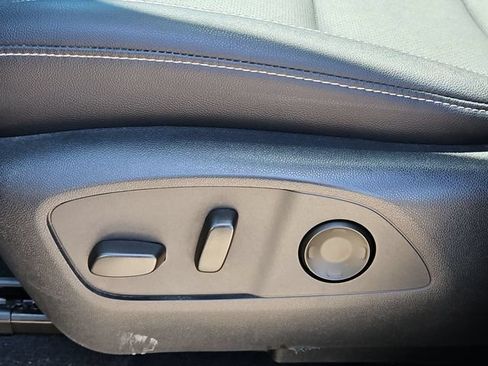 Certified 2024 Chevrolet Traverse LT FWD image 36