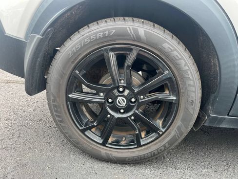 Used 2020 Nissan Kicks SR w/ SR Premium Package FWD image 11