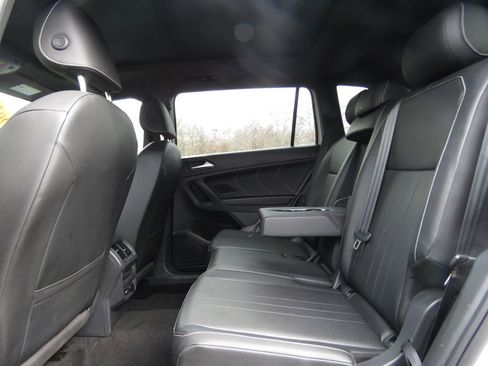 Used 2023 Volkswagen Tiguan SE R-Line image 19