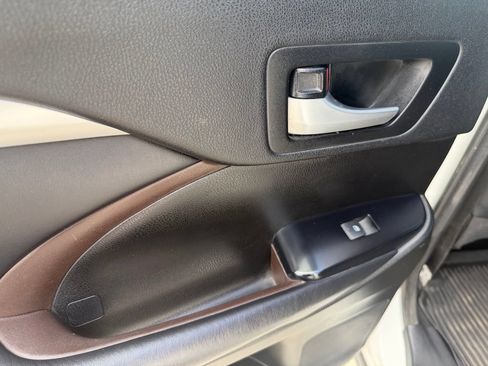 Used 2018 Toyota Highlander XLE AWD/4WD image 19