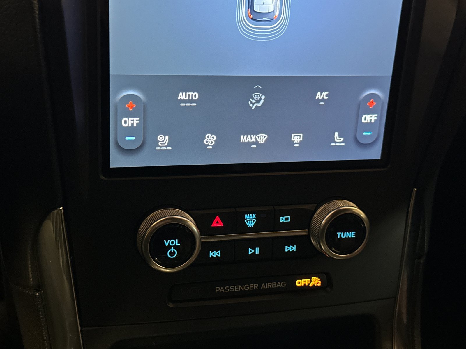 Used 2022 Ford Edge Titanium w/ Equipment Group 301A AWD/4WD image 20