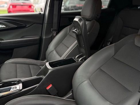 Used 2023 Chevrolet TrailBlazer RS w/ Convenience Package image 28