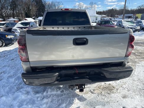 Used 2003 Chevrolet Silverado 2500 2WD Crew Cab image 20