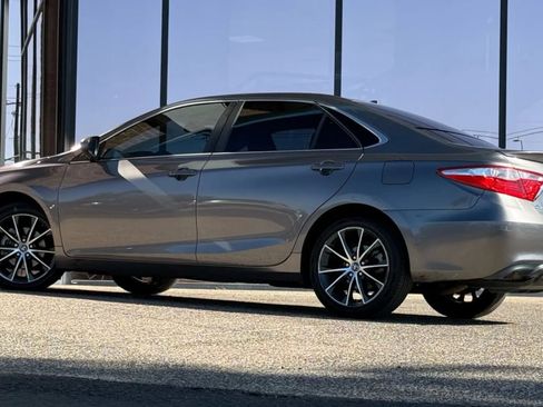 Used 2017 Toyota Camry XSE image 6