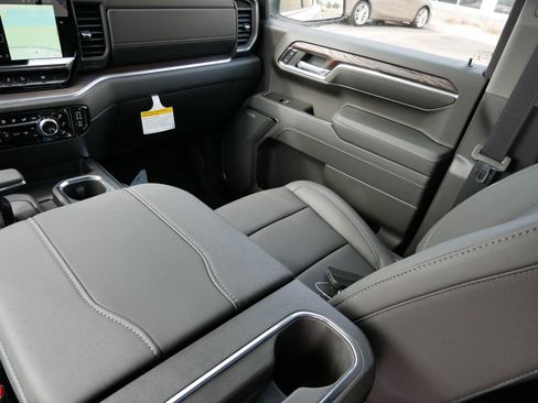 New 2026 GMC Sierra 1500 SLT w/ SLT Premium Plus Package image 11