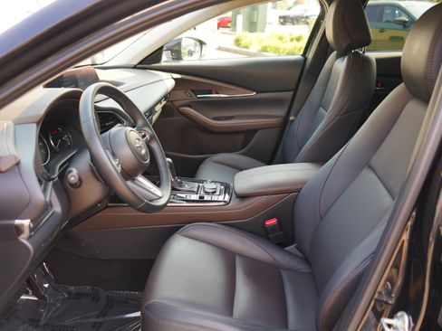 Used 2022 MAZDA CX-30 AWD 2.5 S w/ Premium Package image 17
