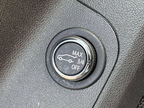 Used 2023 GMC Acadia Denali w/ Denali Technology Package AWD/4WD image 10