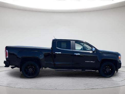 Used 2022 GMC Canyon Denali w/ Denali Black Edition Package AWD/4WD image 4