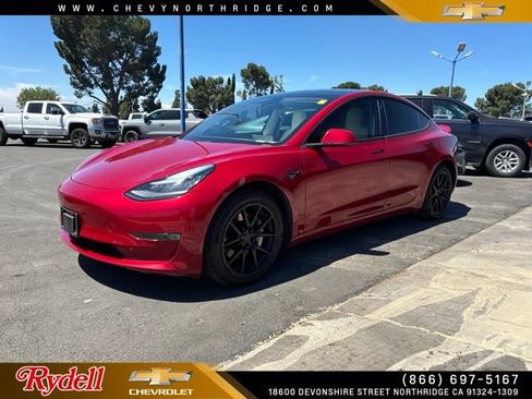 Used 2019 Tesla Model 3 Standard Range RWD image 1