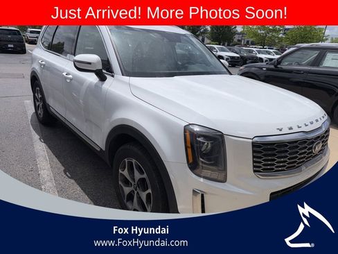 Used 2020 Kia Telluride EX w/ Towing Package FWD image 2