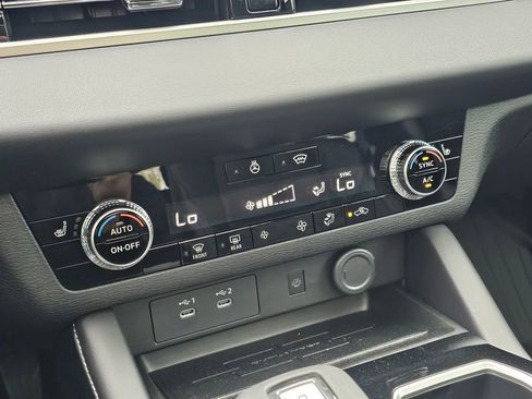New 2026 Mitsubishi Outlander AWD image 24