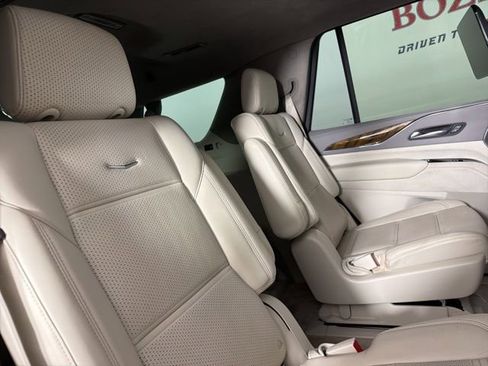 Used 2021 Cadillac Escalade Premium Luxury Platinum AWD/4WD image 18