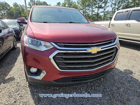 Used 2019 Chevrolet Traverse LT w/ LT Premium Package FWD image 4