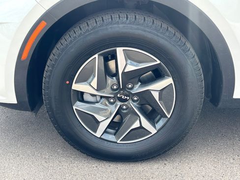 Used 2023 Kia Sorento EX FWD image 10